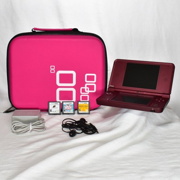 Nintendo DSi XL Handheld Video Game Console with Stylus Charger 3 Games Case - Picture 1 of 16